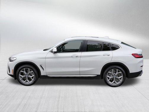2025 BMW X4 xDrive30i