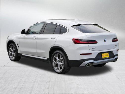 2025 BMW X4 xDrive30i