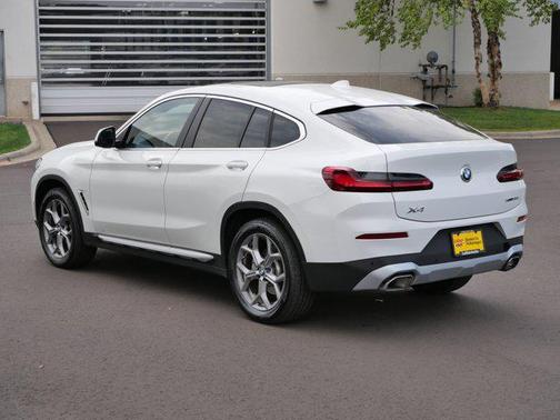 2025 BMW X4 xDrive30i