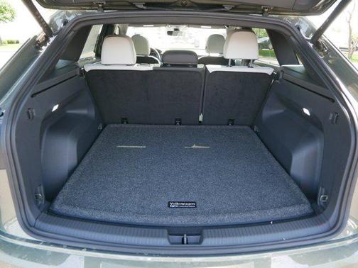 2025 Volkswagen Atlas Cross Sport 2.0T SEL Premium