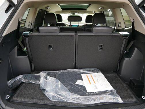 2026 Volkswagen Atlas 2.0T SE w/Technology 4MOTION