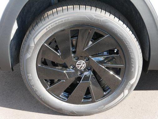 2026 Volkswagen Atlas 2.0T SE w/Technology 4MOTION
