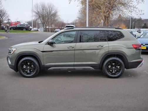 2025 Volkswagen Atlas 2.0T Peak Edition