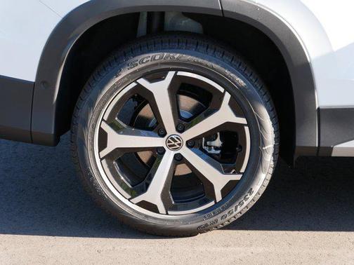 2025 Volkswagen Tiguan 2.0T SE 4MOTION