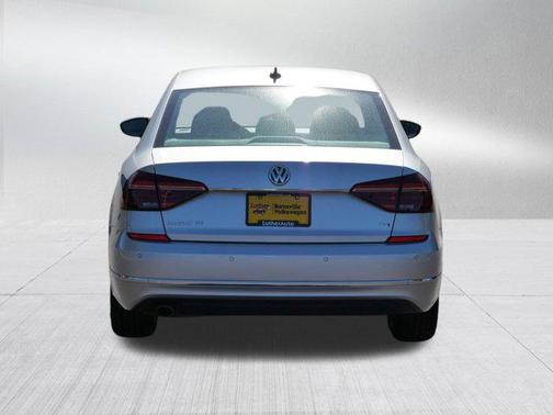 2018 Volkswagen Passat 2.0T SE