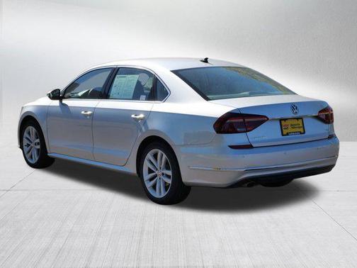 2018 Volkswagen Passat 2.0T SE