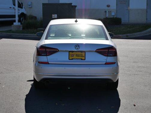 2018 Volkswagen Passat 2.0T SE