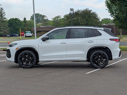 Opal White Pearl 2025 Volkswagen Tiguan 2.0T SE R-Line Black 4MOTION