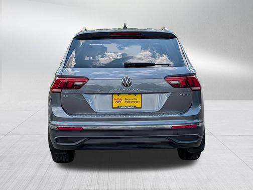 Platinum Gray Metallic 2024 Volkswagen Tiguan 2.0T SE 4MOTION