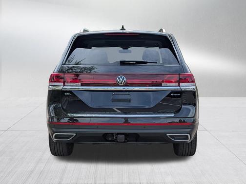 Deep Black Pearl 2024 Volkswagen Atlas 2.0T SEL