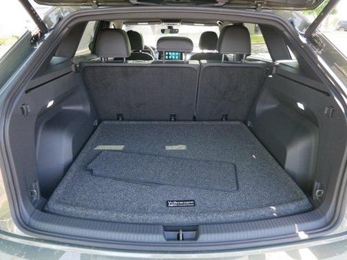 2025 Volkswagen Atlas Cross Sport 2.0T SE w/Technology 4MOTION