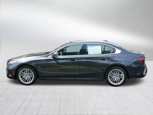 2025 BMW 540 i xDrive