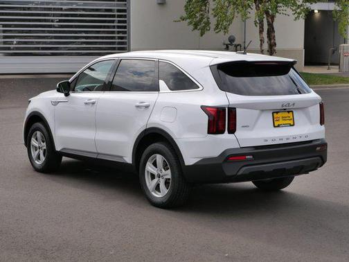 2022 Kia Sorento LX