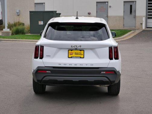 2022 Kia Sorento LX