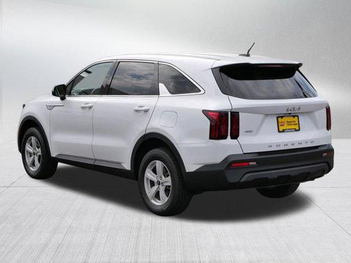 2022 Kia Sorento LX