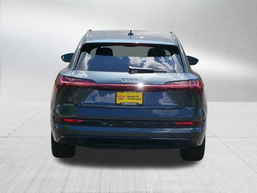 2021 Audi e-tron Premium