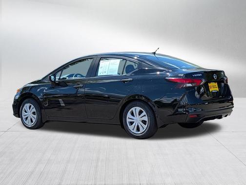 Super Black 2020 Nissan Versa 1.6 S