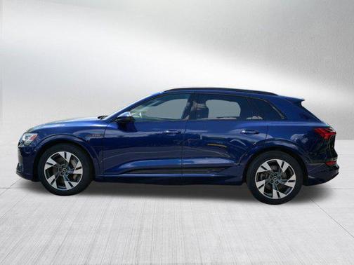 2022 Audi e-tron Premium