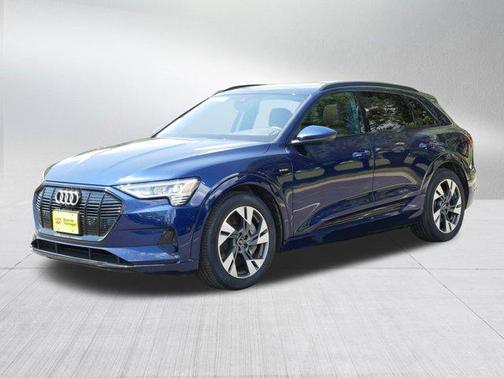2022 Audi e-tron Premium