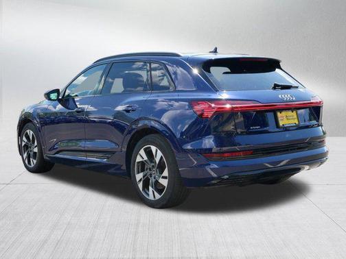 2022 Audi e-tron Premium