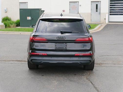 2022 Audi Q7 55 Prestige