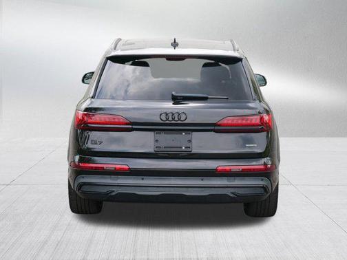 2022 Audi Q7 55 Prestige