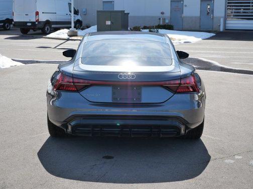 2023 Audi e-tron GT Prestige quattro