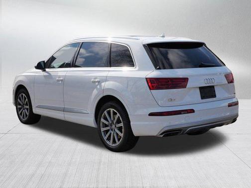 2019 Audi Q7 45 Premium Plus