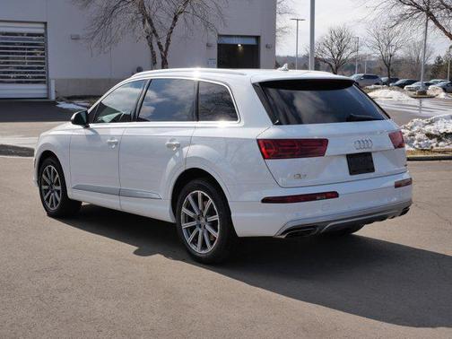 2019 Audi Q7 45 Premium Plus