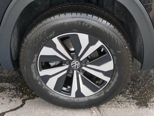 2025 Volkswagen Atlas 2.0T SE