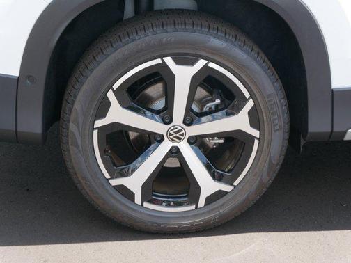 2025 Volkswagen Tiguan 2.0T SE 4MOTION