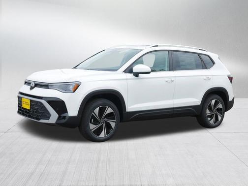 Pure White 2026 Volkswagen Taos SE