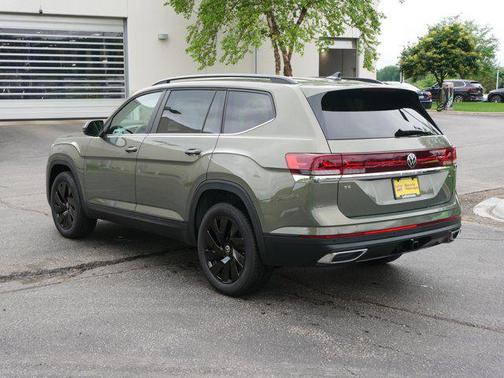 2025 Volkswagen Atlas 2.0T SE w/Technology 4MOTION