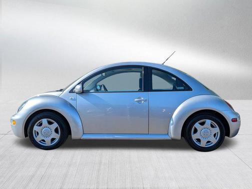 Silver Metallic 2001 Volkswagen New Beetle GLS