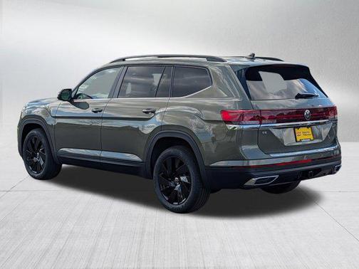 Avocado Green Pearl 2026 Volkswagen Atlas 2.0T SE w/Technology 4MOTION