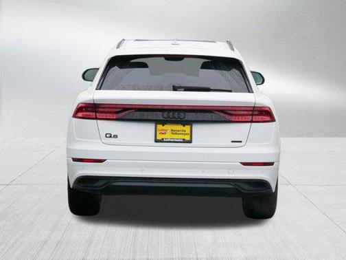 2022 Audi Q8 55 Premium Plus