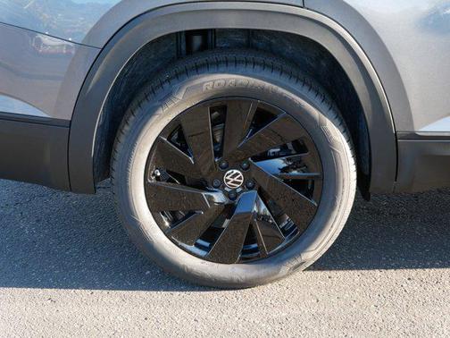 2025 Volkswagen Atlas 2.0T SE w/Technology 4MOTION