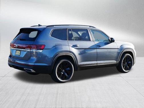 2025 Volkswagen Atlas 2.0T SE w/Technology 4MOTION