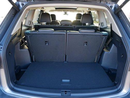 2025 Volkswagen Atlas 2.0T SE w/Technology 4MOTION