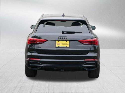 2022 Audi Q3 45 S line Premium