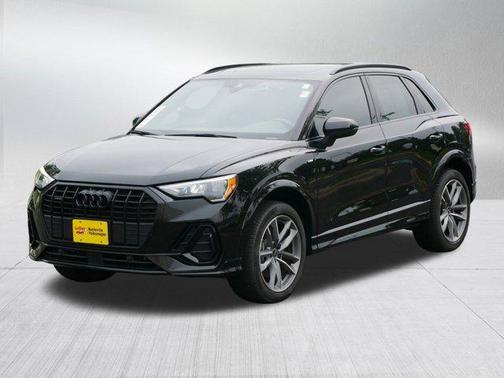 2022 Audi Q3 45 S line Premium