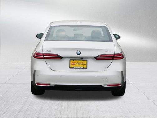 2025 BMW 540 i xDrive
