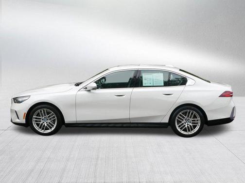 2025 BMW 540 i xDrive