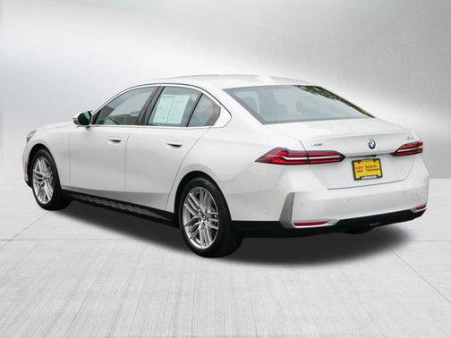 2025 BMW 540 i xDrive