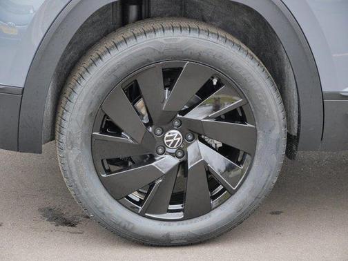 2026 Volkswagen Atlas Cross Sport 2.0T SE w/Technology 4MOTION