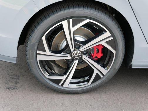 2025 Volkswagen Golf GTI 2.0T SE DSG