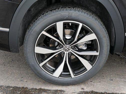 2025 Volkswagen Atlas 2.0T SEL Premium R-Line 4MOTION