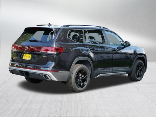 deep black pearl 2026 Volkswagen Atlas Peak Edition