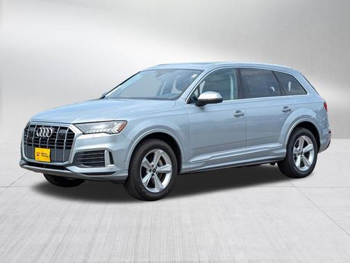 Samurai Gray Metallic 2024 Audi Q7 45 Premium Plus