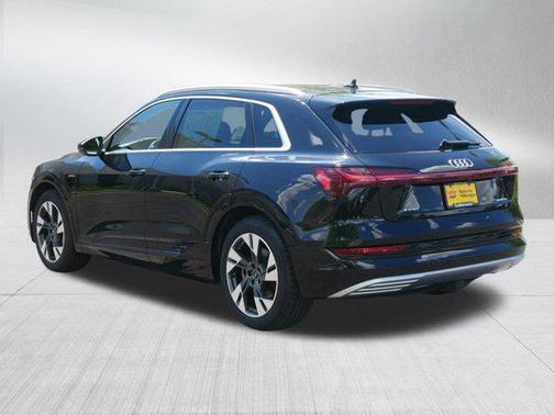 2021 Audi e-tron Premium